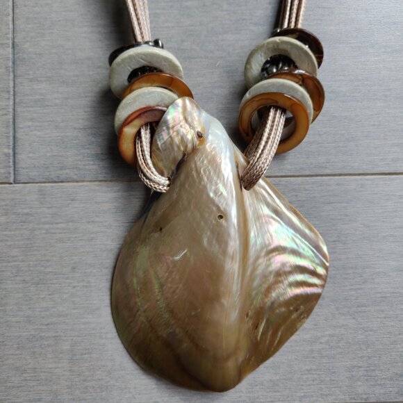Vintage Boho Shell Necklace - Picture 3 of 5